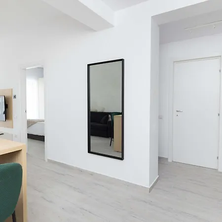 Hubix - Casa Del Mar C1 2 *