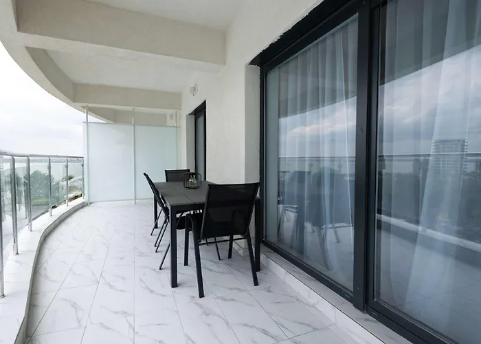 Hubix - Casa Del Mar C1 2 *